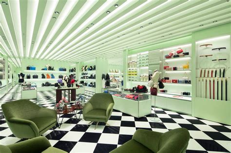 prada shop near me.